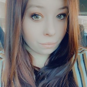 Meet your Posher, Brittney elizabeth